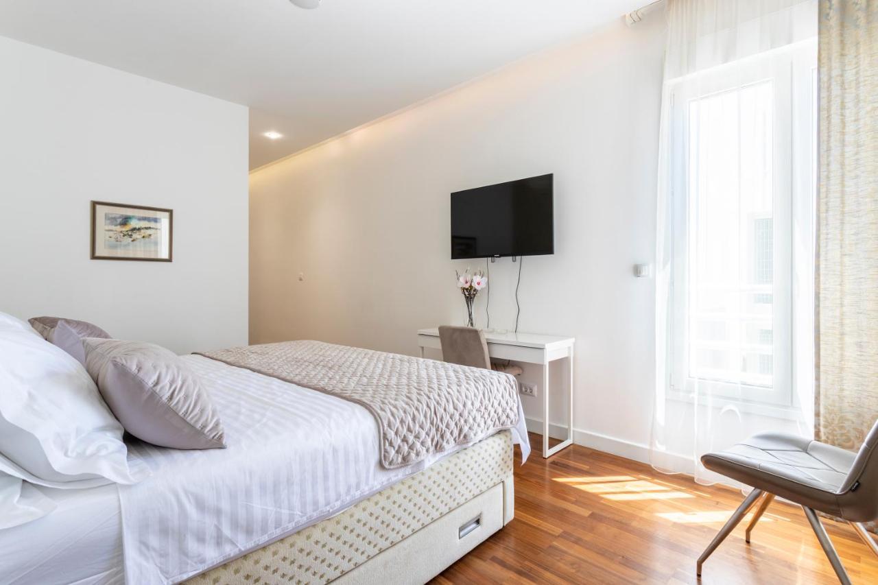 Apartments Blue Maris Znjan Split Bagian luar foto